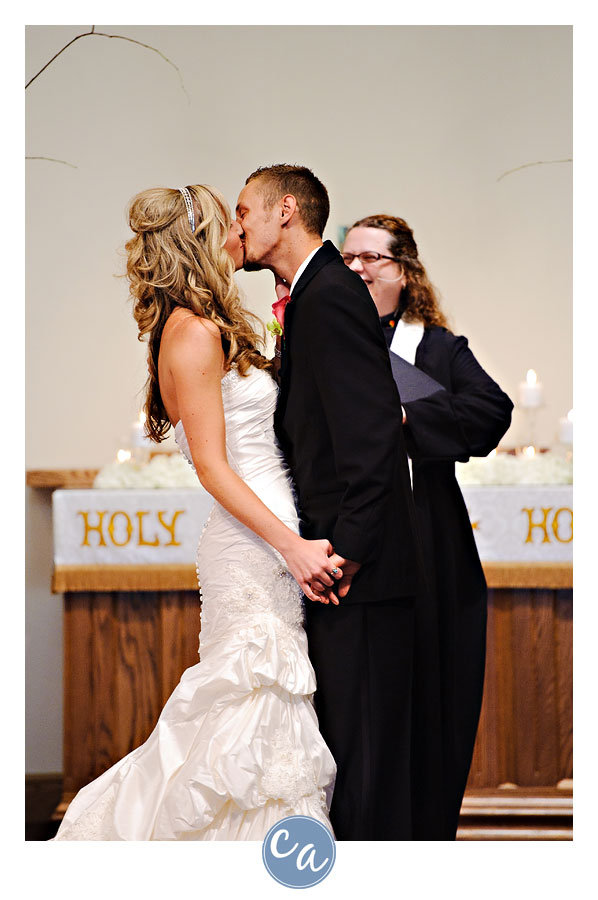 first kiss at ceremony in ohio