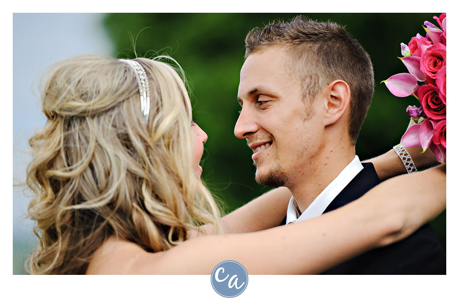 bride and groom in sugarcreek ohio