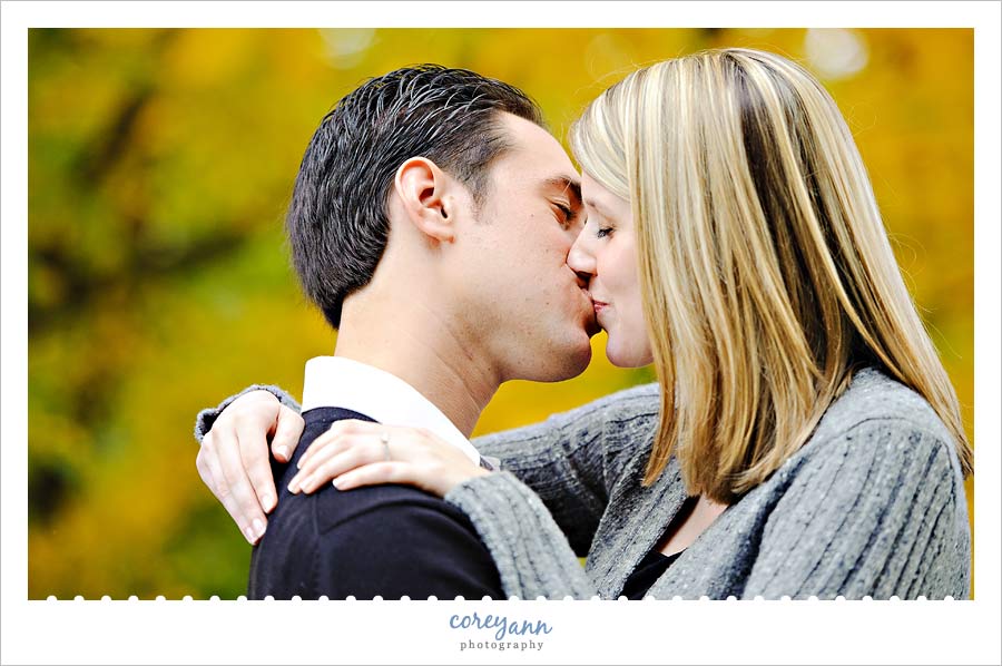 engagement picture with leaves at mill run metropark in youngstown