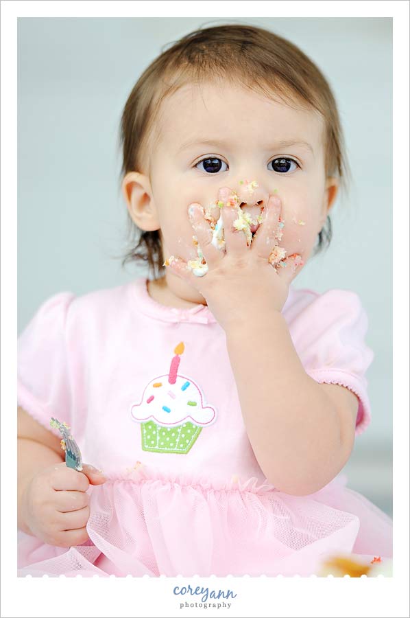 Miss Margaux | 1 Year 1 year old eating cake in ohio