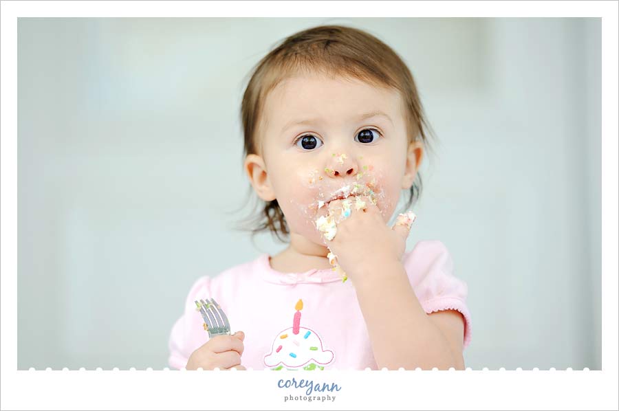 Miss Margaux | 1 Year child eating cake in ohio