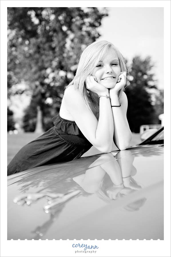 senior girl posing for portrait in canal fulton ohio