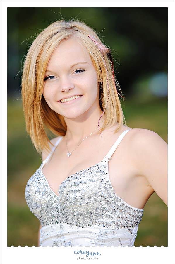 senior girl posing for portrait in canal fulton ohio