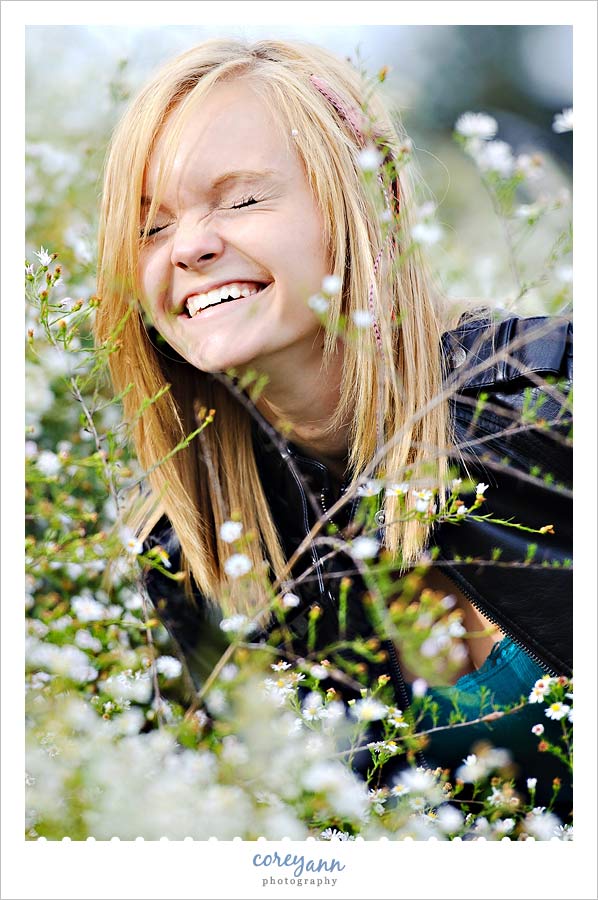 senior girl posing for portrait in canal fulton ohio