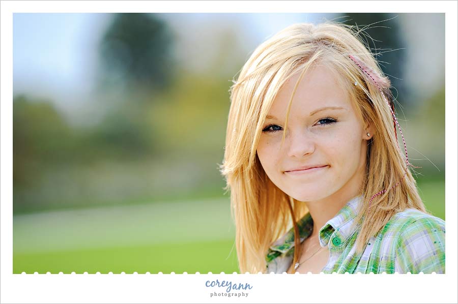 senior girl posing for portrait in canal fulton ohio