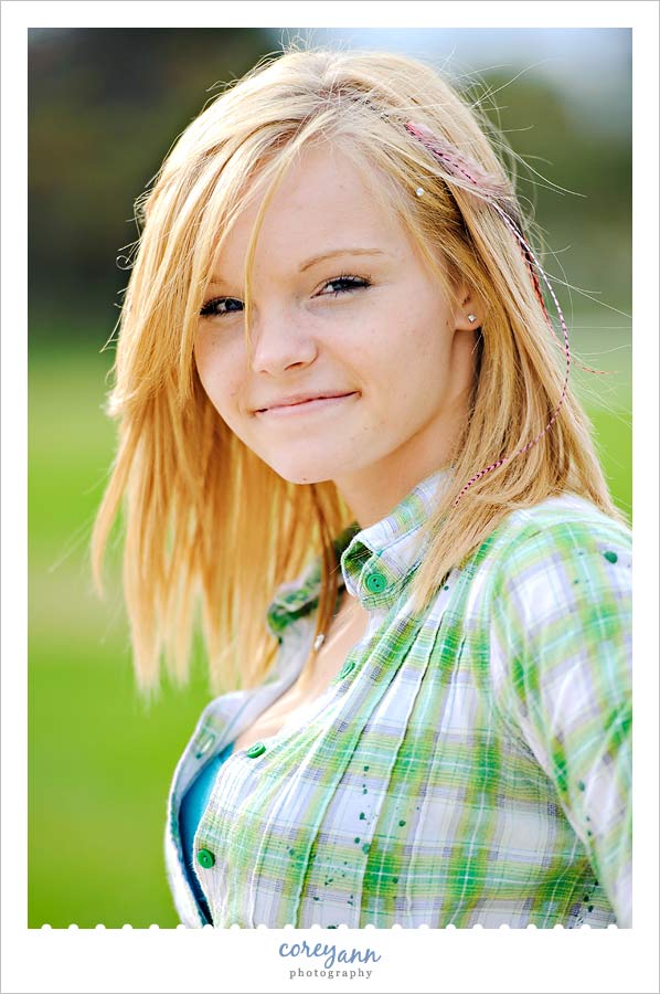 senior girl posing for portrait in canal fulton ohio