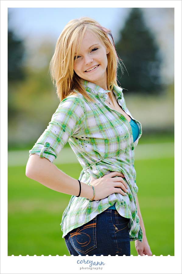 senior girl posing for portrait in canal fulton ohio