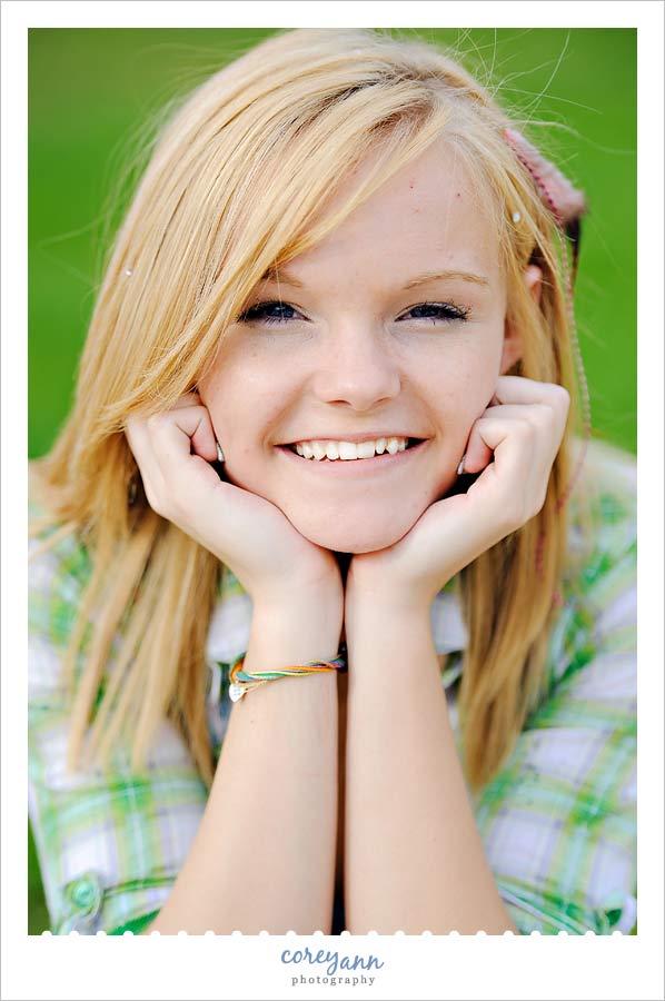 senior girl posing for portrait in canal fulton ohio