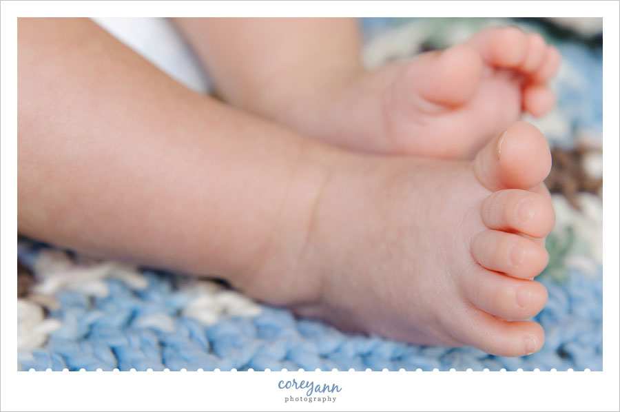 baby feet closeup 