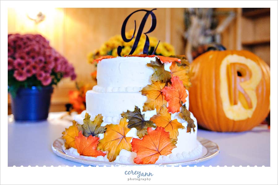 cake with leaf and pumpkin decor