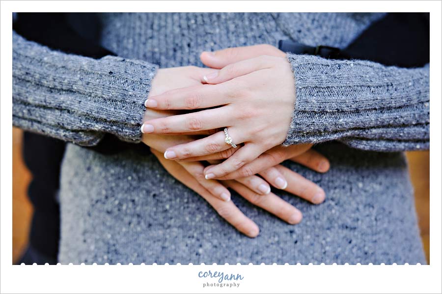 engagement session image of hands at mill run metropark in youngstown