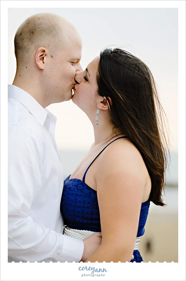 lakeview park in lorain ohio engagement session
