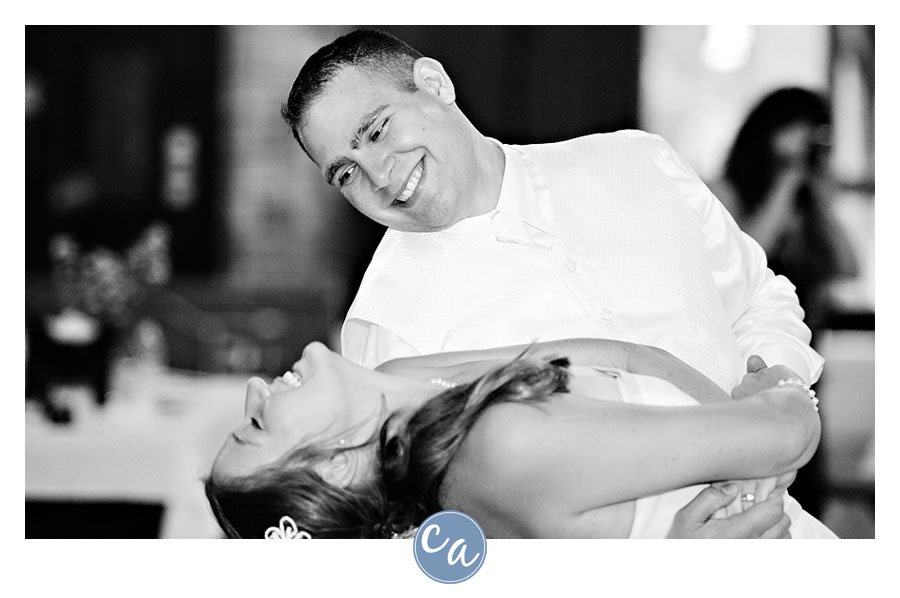 groom dipping bride in mogadore ohio